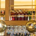 Western Hotel 4*