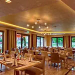 Western Hotel 4*