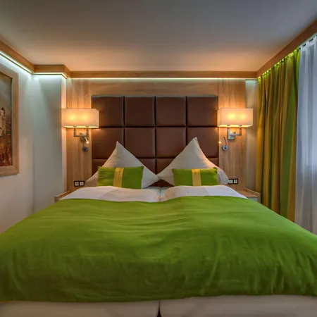 Western Hotel 4*