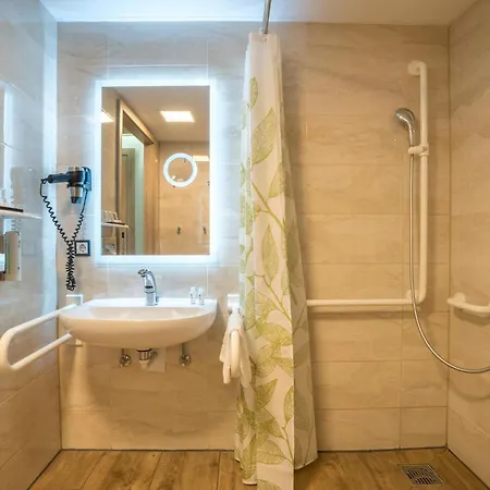Hotell Western 4*