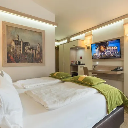 Western Hotell 4*
